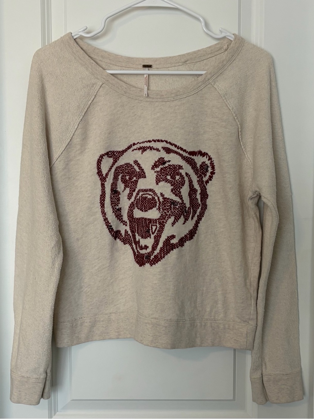 Free People Bear Graphic Pullover Sweatshirt - Beige with Burgundy Bear
Size S/P